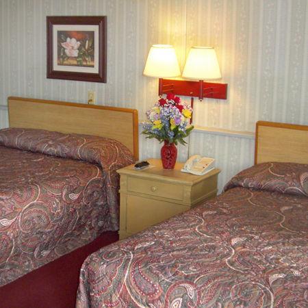 Economy Inn Express Warren Quarto foto